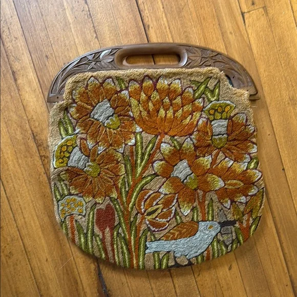 Vintage Floral Tapestry Handbag with Wooden Handle - Picture 3 of 3